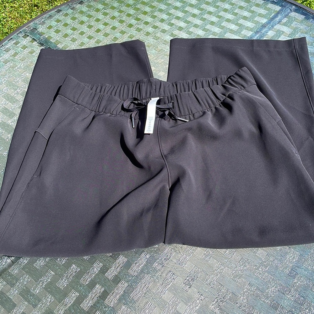 Lululemon wide leg cropped pants size 12